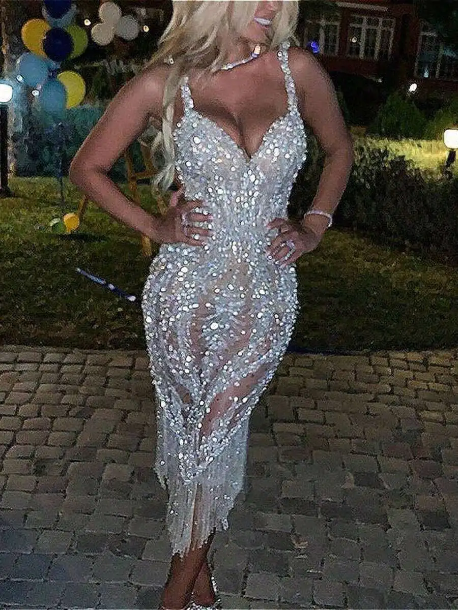 Glitzerndes Abendkleid mit tiefem V-Ausschnitt und Paillettenfransen für Damen