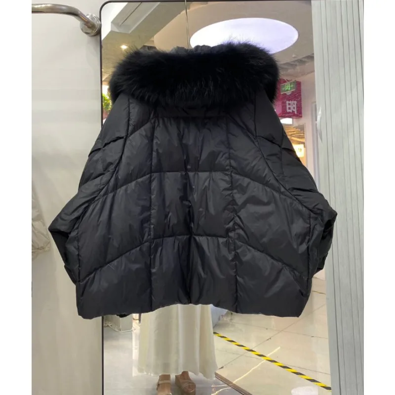 The Women's Thick, Warm Loose Coat Exudes An Elegant Charm A New Luxury Fur Natural Large-collar Down Jacket for Winter Fashion.