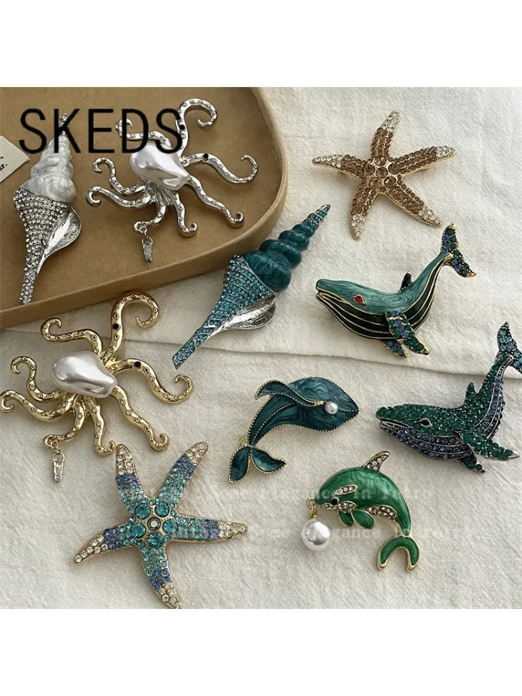 SKEDS Neue Strass-Meerestier-Brosche Exquisite Modische Wal- und Muschel-Broschen Vintage Elegante Anstecknadel für Taschen und Hüte