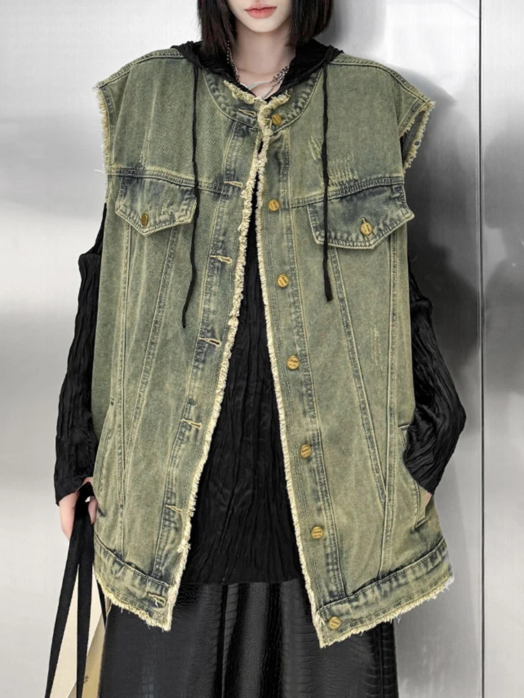 [EAM] Women Green Vintage Burr Big Size Denim Casual Vest New Round Neck Sleeveless Fashion Tide Spring Autumn 2024  1DH6962