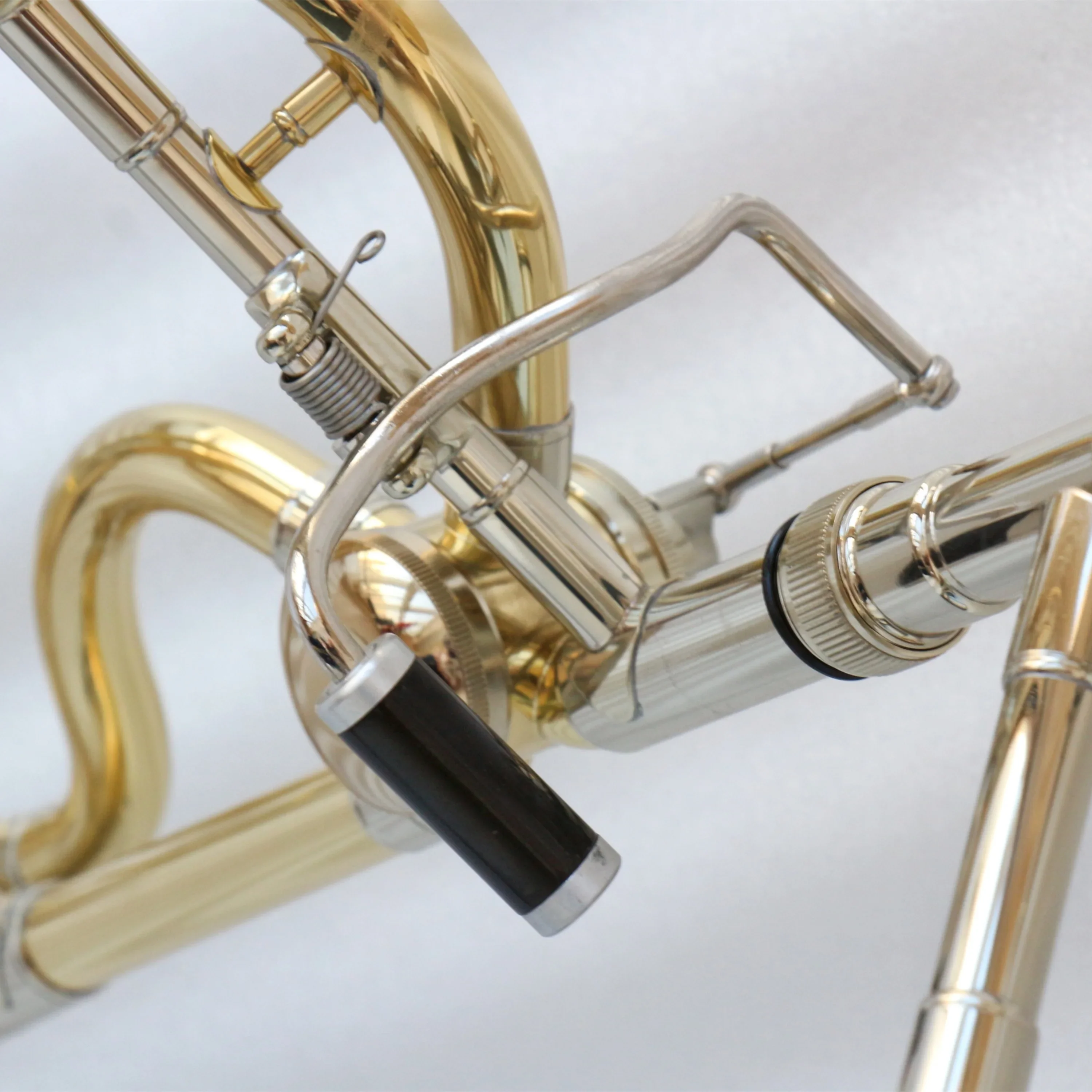 Professional upgraded tenor trombone instrument b flat Brass Body Gold Lacquer wholesale chinese trombone