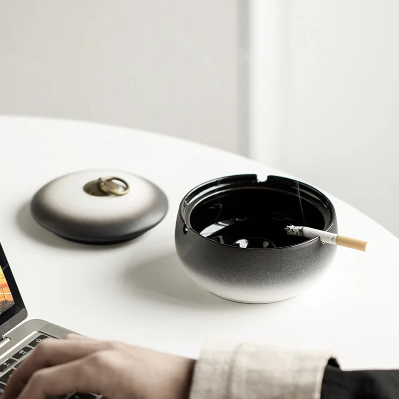 

Керамическая пепельница в китайском стиле с крышкой, аксессуары для декора гостиной и офиса, креативная персонализированная пепельница с защитой от лета, 1 шт.