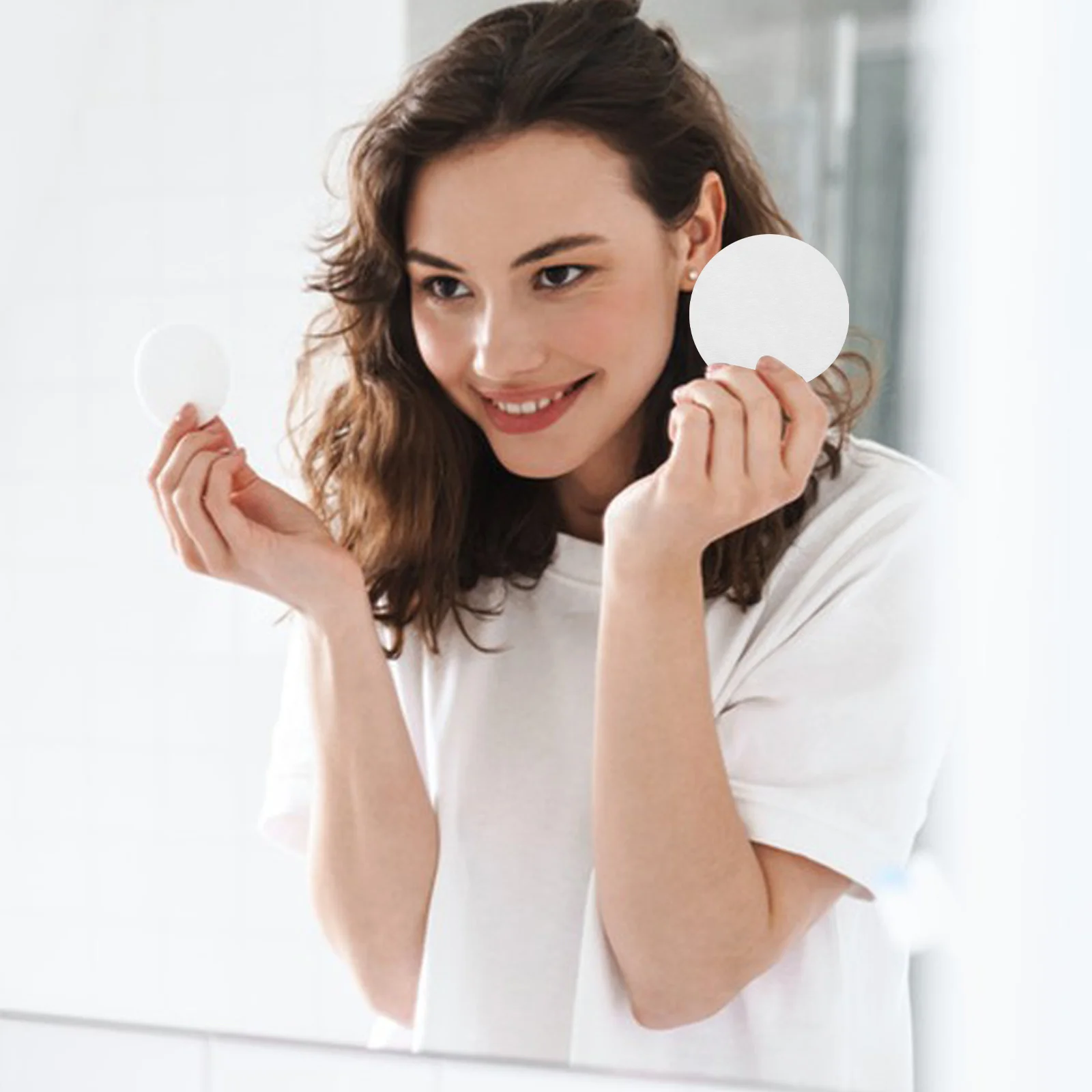 200 Pezzi Dischetti Struccanti Rotondi in Tessuto Non Tessuto, Morbidi e Assorbenti per Pulizia Viso e Nail Art, Diametro 7,5 cm