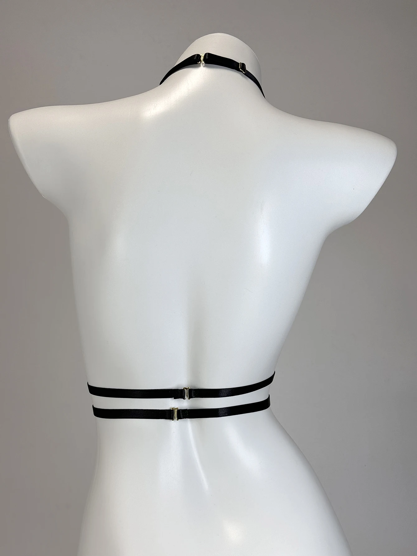 유럽과 미국 스타일의 섹시한 란제리, 속이 빈 디자인, 클럽 활동을 위한 베이스 레이어로도 사용 가능합니다. 섹시한 베스트 스타일과 유사합니다.