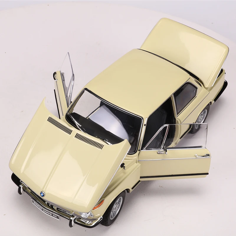 Kyosho 1:18 BMW 2002 Tii  Alloy Car Model Diecast Metal Vehicle Display Collection #08543