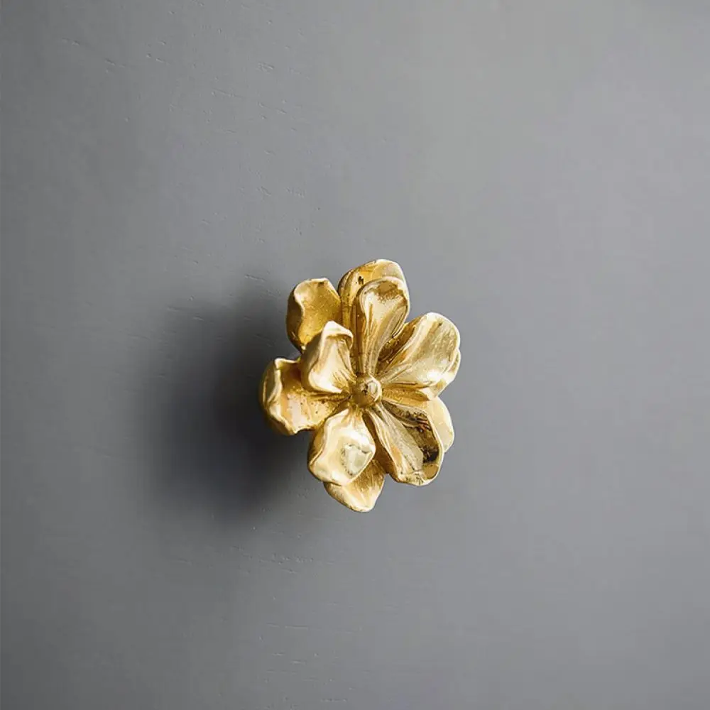 Modern Nordic Brass Flower Cabinet Knob Luxury Furniture Handle Unique Decorative Drawer Pull For Wardrobe Cupboard