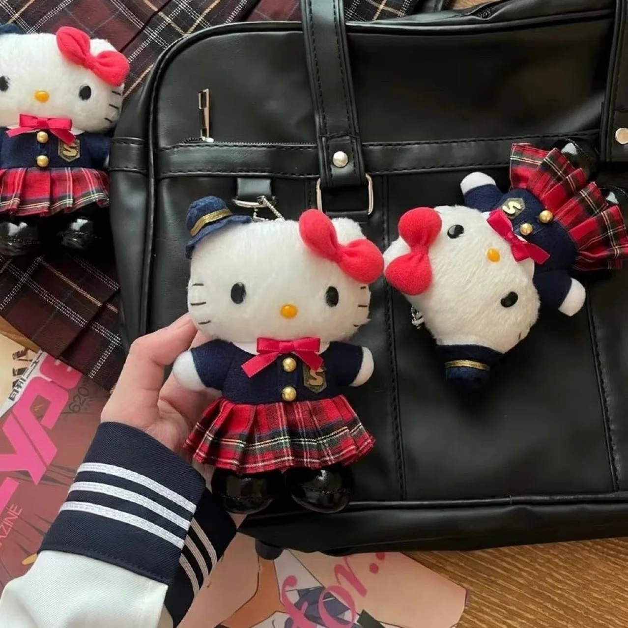 

Плюшевая кукла Hello Kitty с героями мультфильмов, милая униформа JK KT Cat, модный рюкзак, подвеска, детская кукла, брелок, праздничные подарки