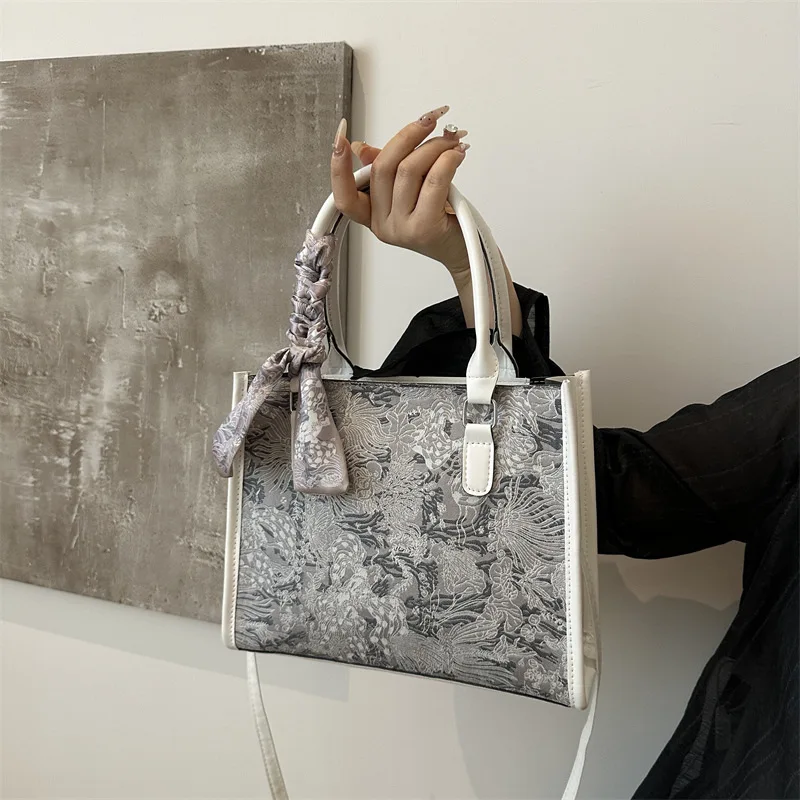 

Chinese Style Women's Handbag Large Capacity New Fashionable Embroidered Women's Shoulder Bags Elegant Casual Tote Shopping Bag