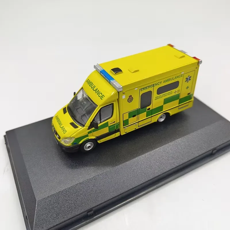 for OXFORD Diecast 1:76 Ambulance Alloy Car Model Realistic Simulation Collectible Display Piece Ideal Gift for Enthusiasts