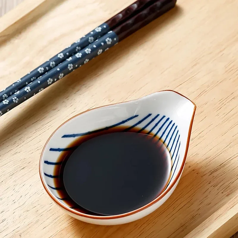 4pcs Blue and White Porcelain Mini Soy Dish Ceramic Sauce Dish Household Seasoning Pottery Dipping Sushi Sauce Snack Tableware