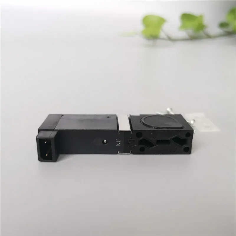 2025.4Burkert6510 C PN2.5-7bar 24VBU 0.8W صمام جزيرة الملف اللولبي 00246473   الطلب