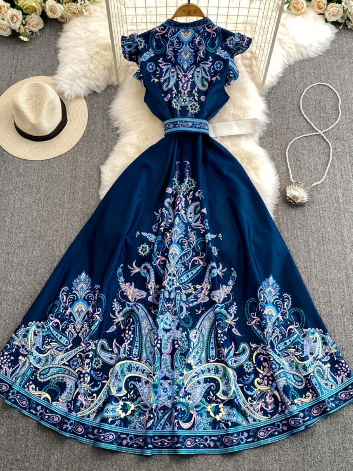 Vestido Estampado Estilo Vintage E com Botão Único Decote em V Classe Fena Saia Midi em A Estilo Coreano para o Di...