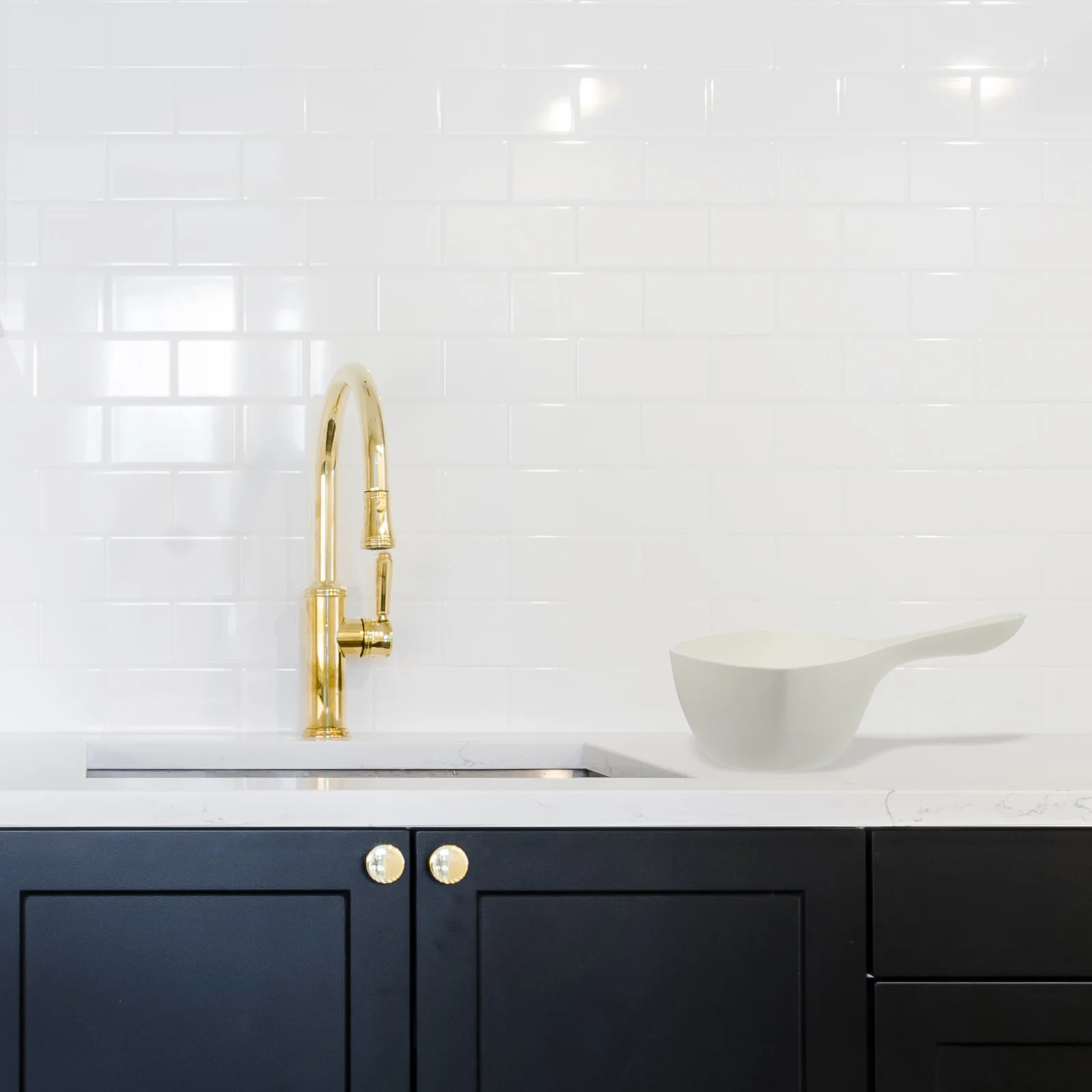 

Plastic Water Handle Kitchen Scoop Shower Spoon Reusable Plant Dipper Bath Sauna Bathroom Shower Ladle Garden Tool