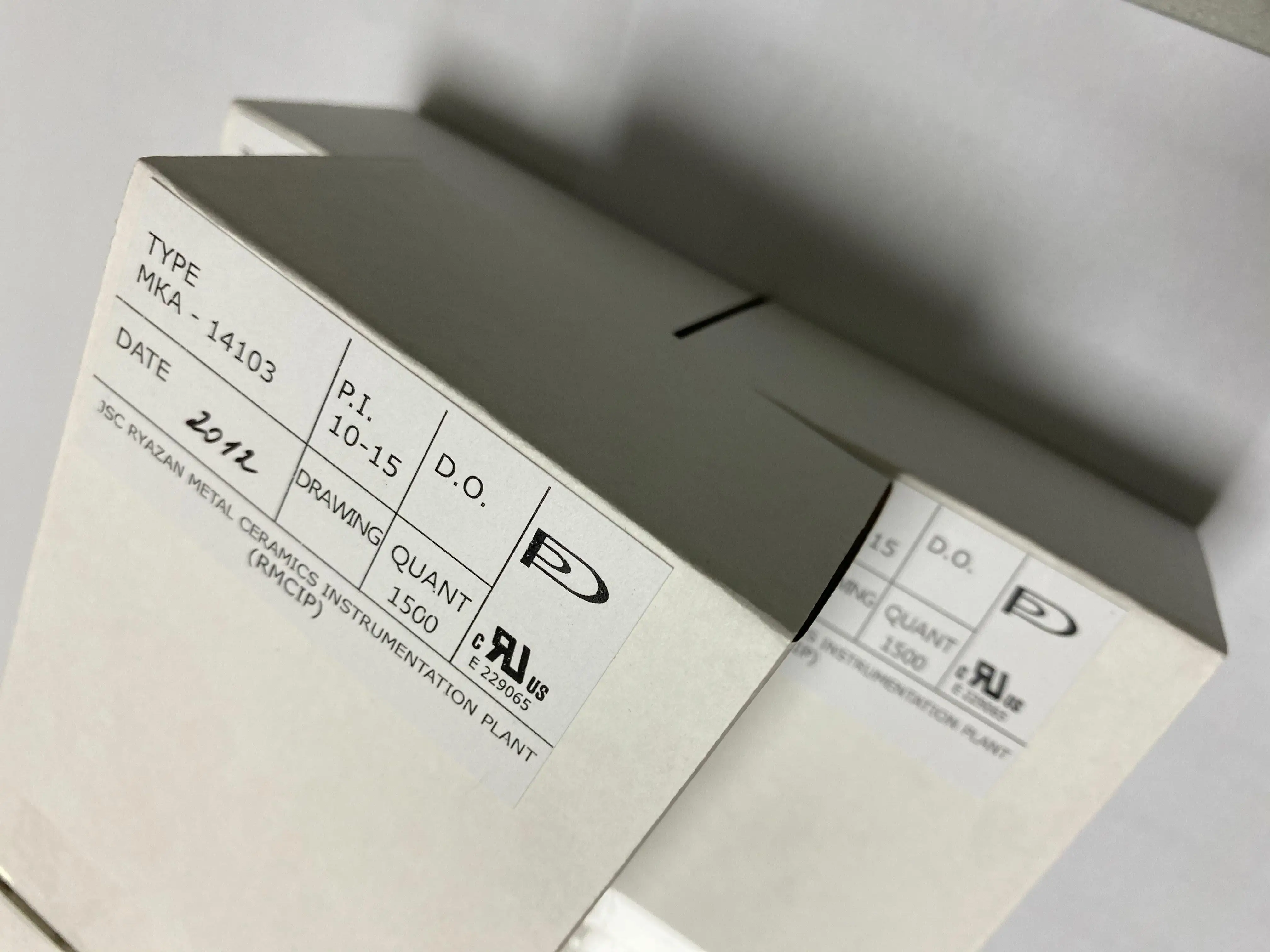 

MKA-14103 Кларнет AT10-15 2,3*14,2 мм 10 Вт 100 В 0,5 А Новый оригинал в наличии