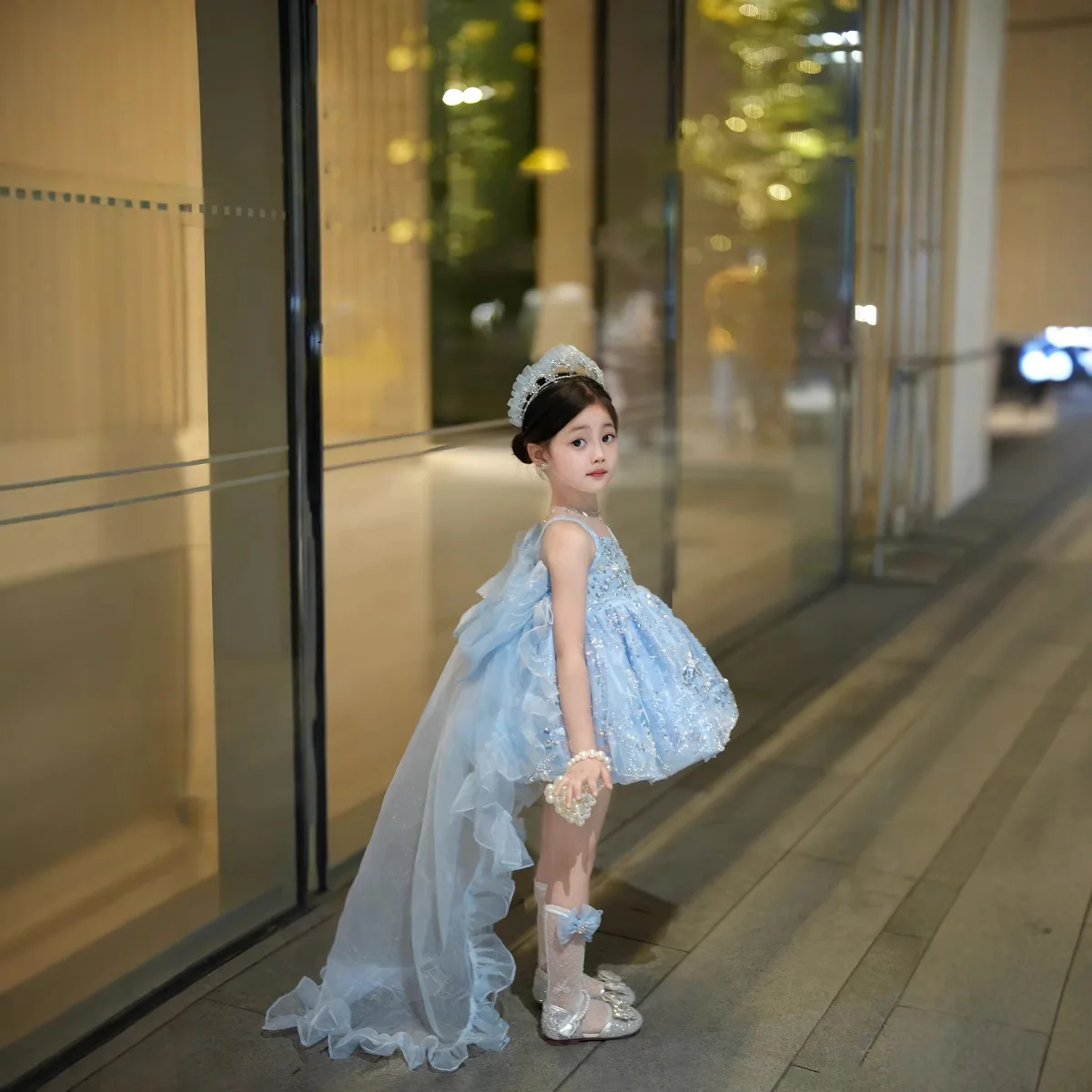 

Синее платье-лолита с пышной юбкой и золотой отделкой для девочки, в стиле музыкальной шкатулки, на день рождения