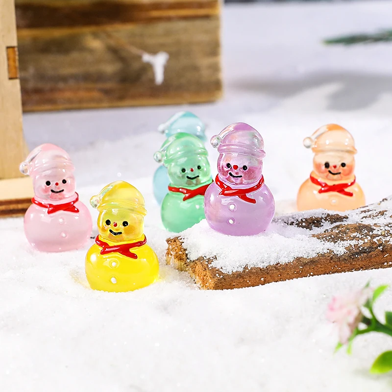 

10pcs Mini Luminous Resin Christmas Ornament Cartoon Snowman Miniature Figurine Glow in the Dark Xmas Office Desktop Decorations