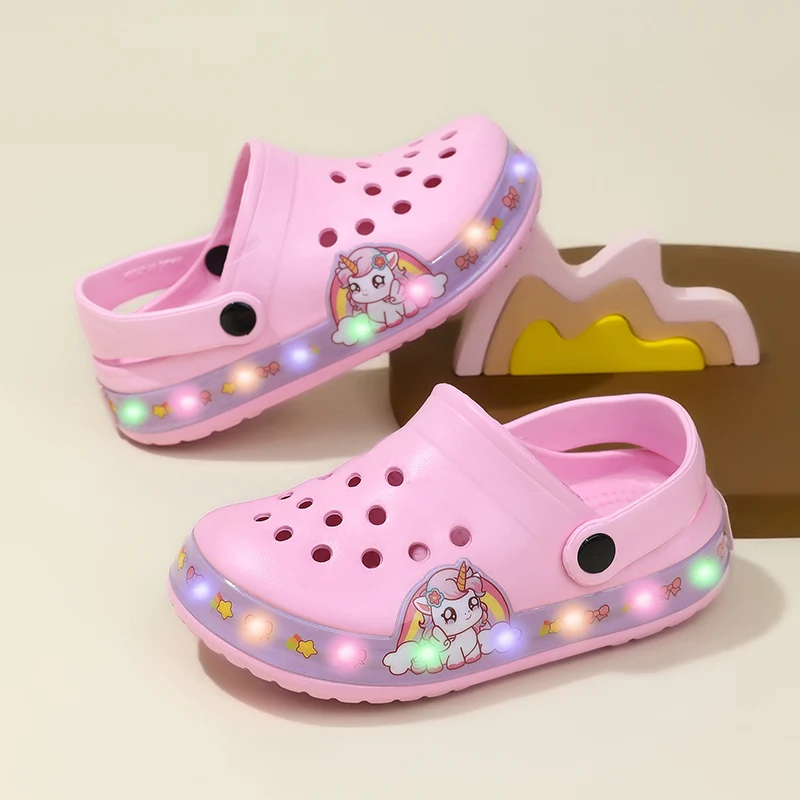 

Children Light-Up Hole Sandals Cartoon Dinosaur Design Comfortable Anti-slip Sandals Kids Beach Shoes Outdoor Fashion Shoes