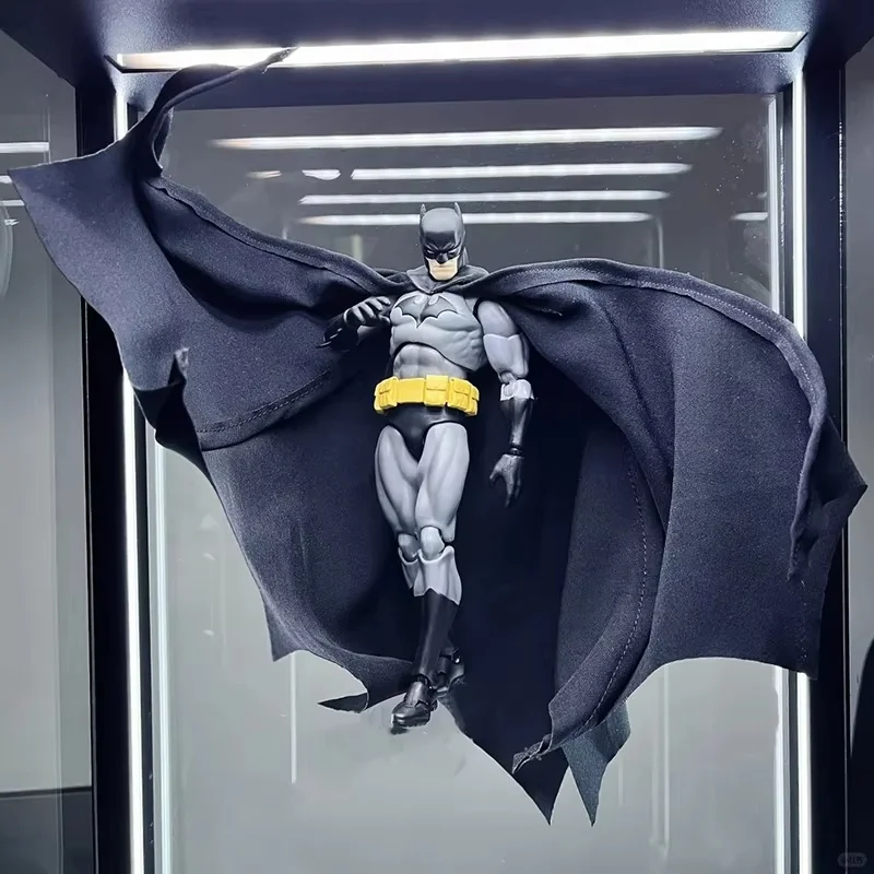 CT MAFEX 126 Batman Hush Black Ver. Action Figure, DC Comic Articulated Model with Fabric Cape, Collectible Toy for Adult Hobby view 2