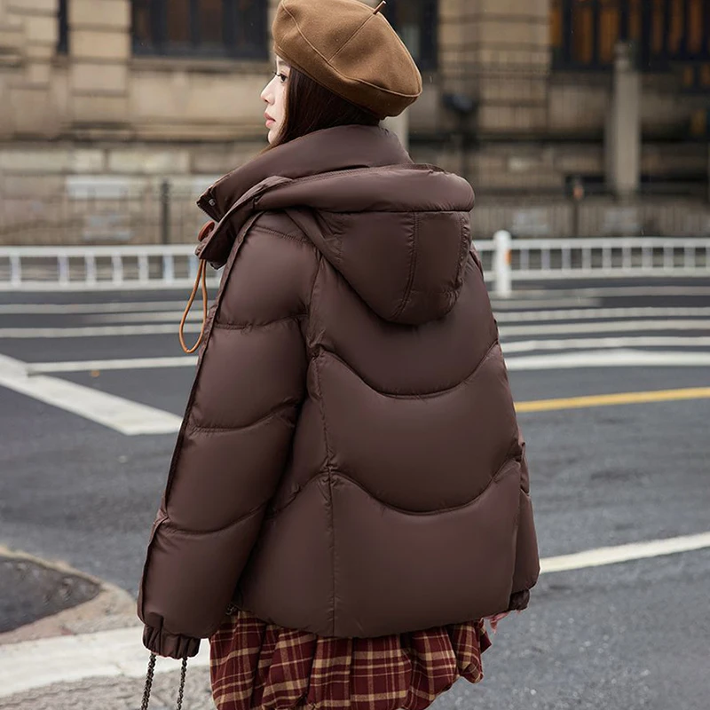 Women's Winter Chic Short down Cotton-Padded Jacket Hooded Parka Contrast Color Thick Warm Fashionable 2026 Overcoat