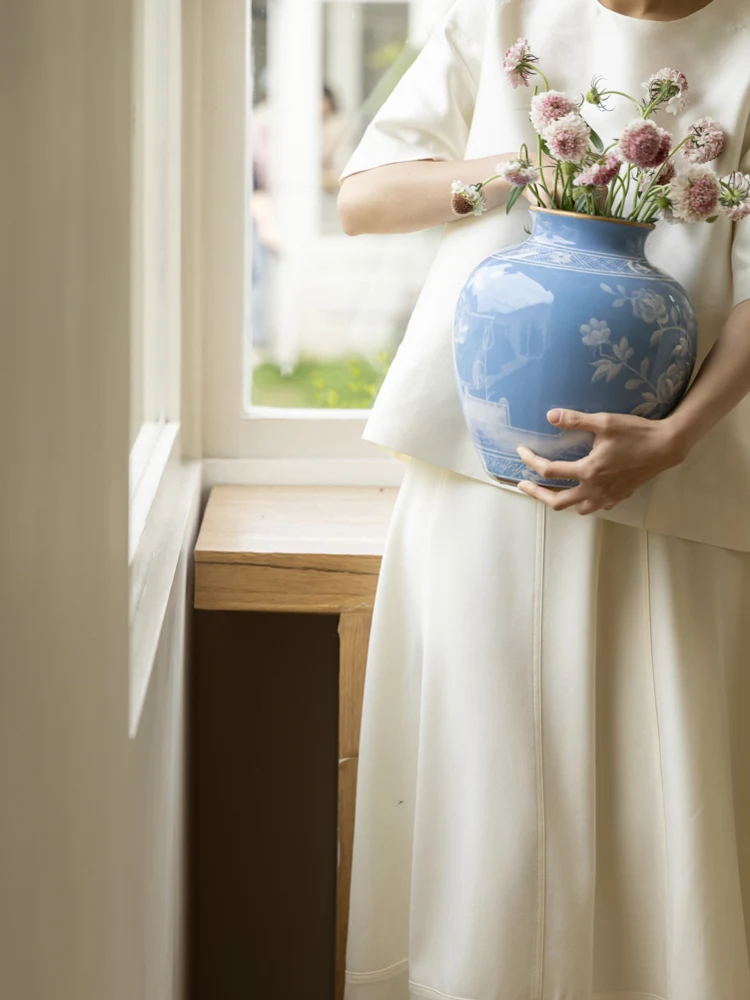 Collezione di vasi antichi "Italian Oriental"./Fiore blu fumo peonia ricco dipinto a mano