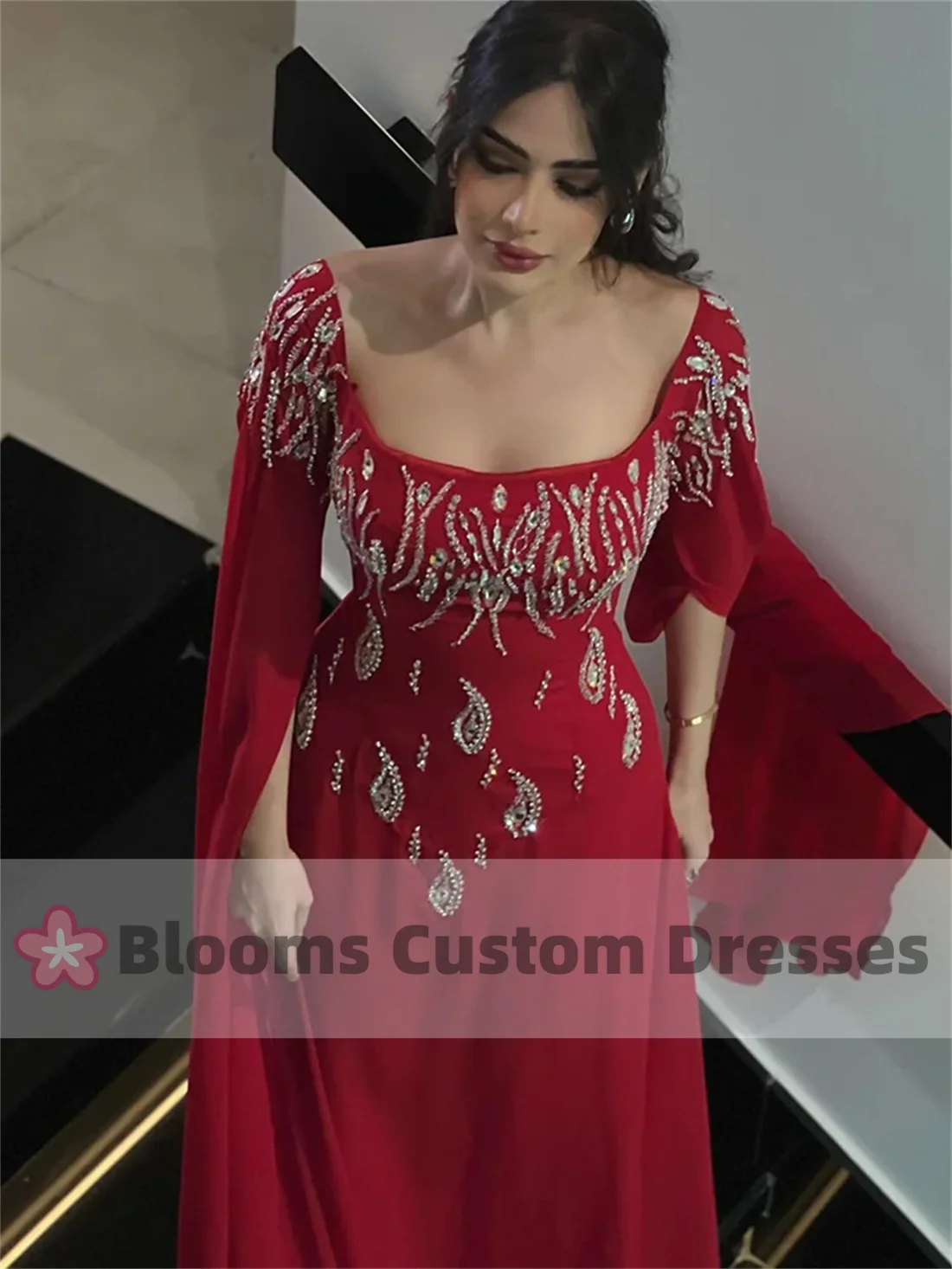 Blooms Red Vintage Square Neck Prom Gowns Women\'s Beaded Crystal Evening Gown Long Sleeves Chiffon Saudi Formal Occasion Dress