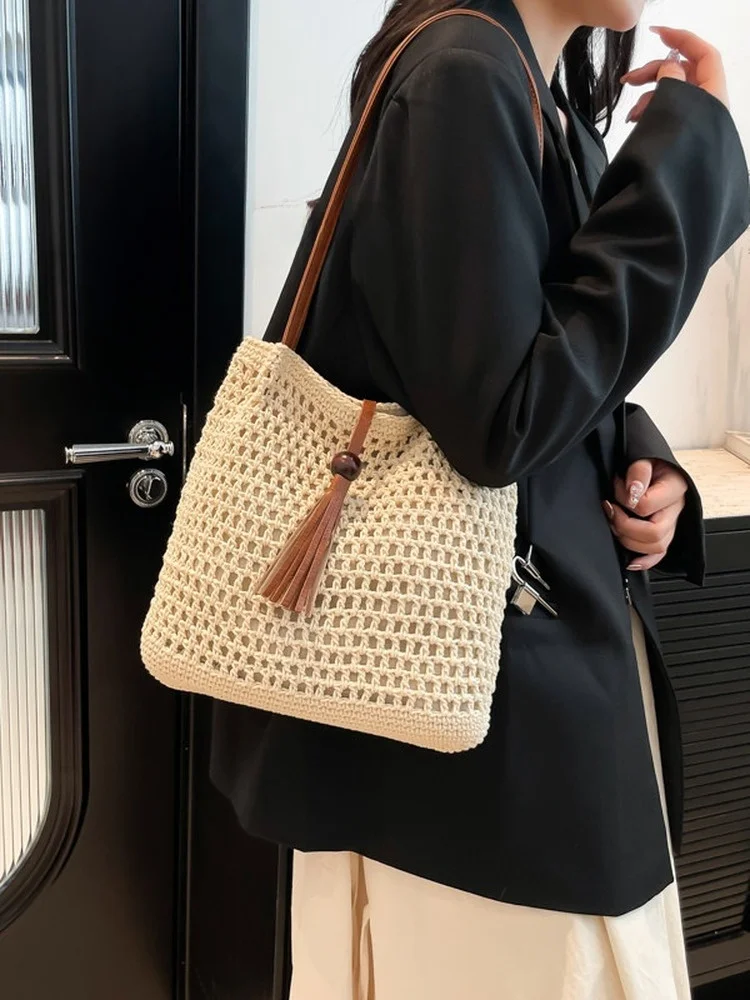 gp-traio-woven-tote-bag-women's-new-single-shoulder-handbag-vacation-style-tassel-beach-bag-lightweight-magnetic-buckle-closure