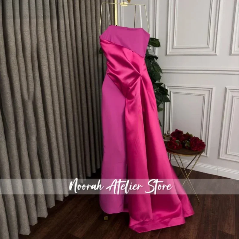 فستان حورية البحر فوشيا بسيط للحفلات الراقصة بدون حمالات رداء حفلات بدون أكمام فستان حفلات بسيط ثنيات البوق فستان حفلة موسيقية مخصص