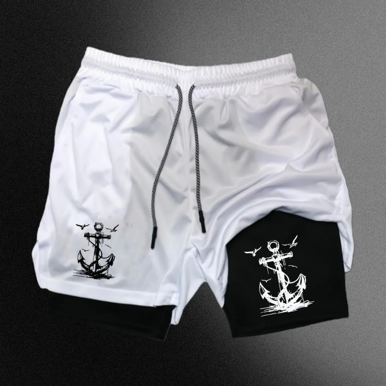 Shorts esportivos masculinos de camada dupla, calções de banho leves para o verão com estampa de âncora, shorts de secagem rápida em preto e branco.