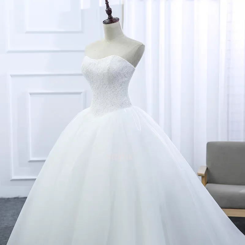 Elegant Simple Classic Ball Gown Strapless Sleeveless Wedding Dress Customized Fashion Lace Sweetheart With Train Bridal Gown