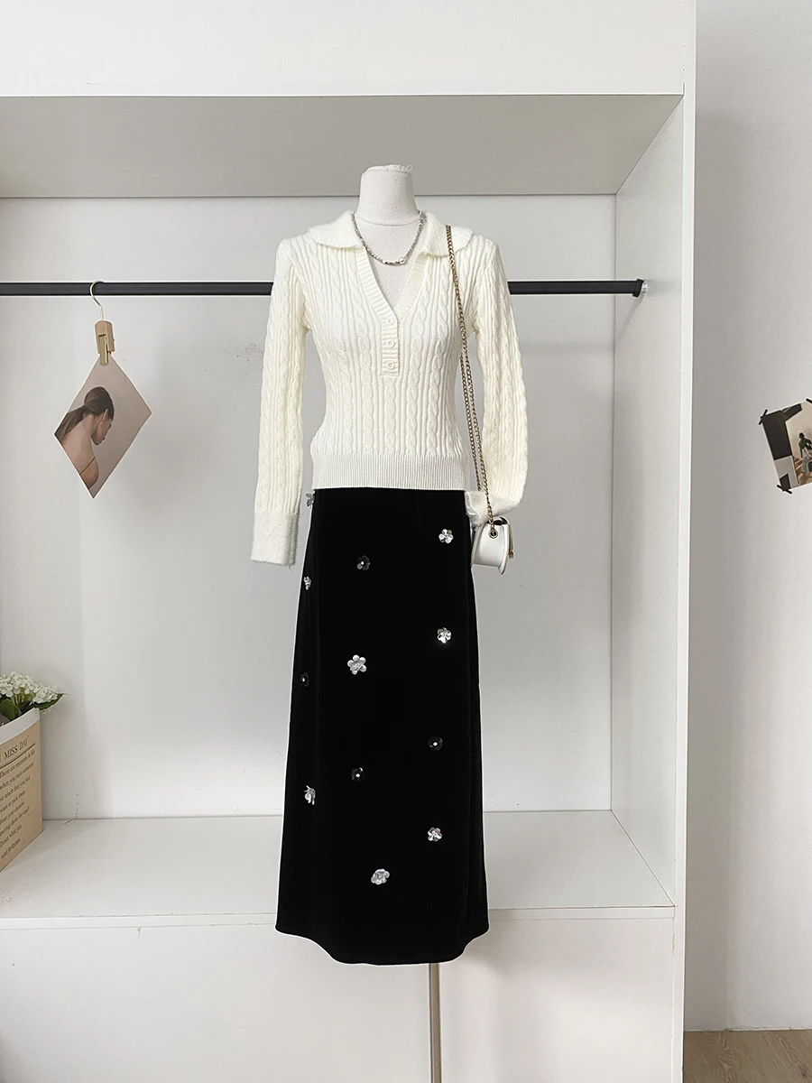 Spring 2026 New Vintage Design Heavy Work 3D Flower Slim Fit Midi Skirt Fashionable Commute High Waist Polyester Fiber