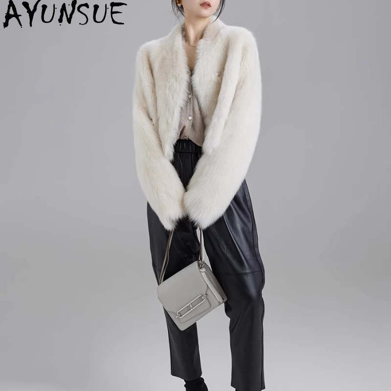 معطف فرو من جلد الغنم الطبيعي من AYUNSUE للنساء 2025 ملابس فاخرة للسيدات نمط قصير سترة من الجلد الحقيقي جواكت شتوية Schumbu Жеenca