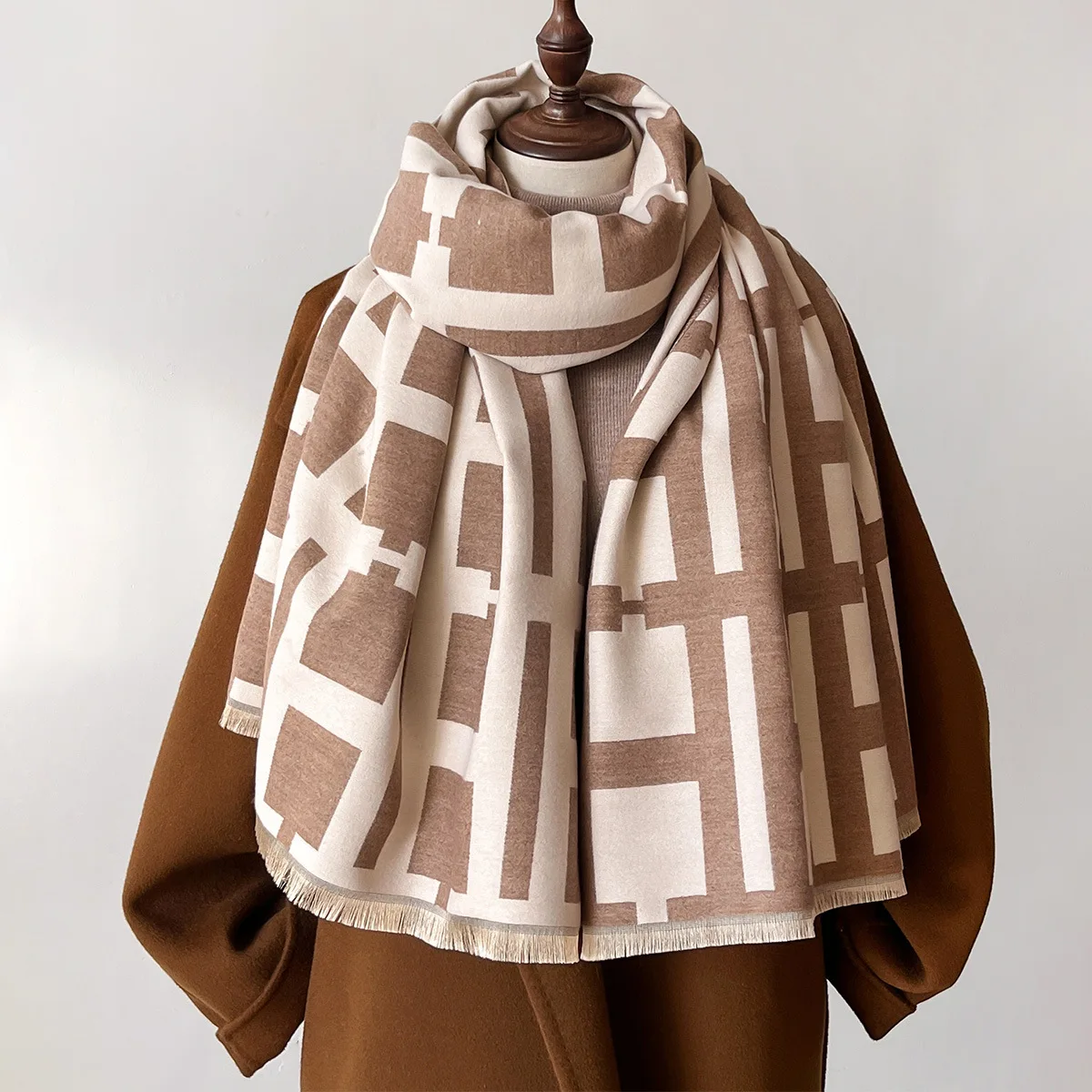 New 2024 Korean Fashion Scarves Luxury Design Men Women Warm Scarf Thick Student Travel Wrap Bufanda Echarpe Blanket Shawl Cloak