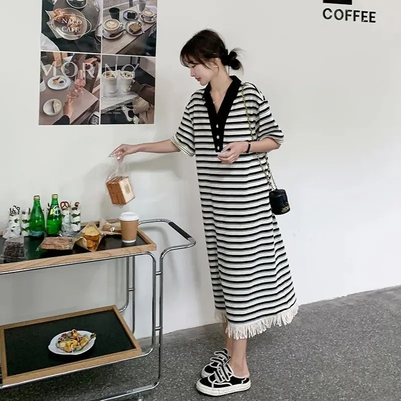 ฝรั่งเศสสบายๆหลวมสไตล์ขี้เกียจชุดใหม่ของผู้หญิงฤดูร้อนบางลายเสื้อยืดชุดยาวชุด