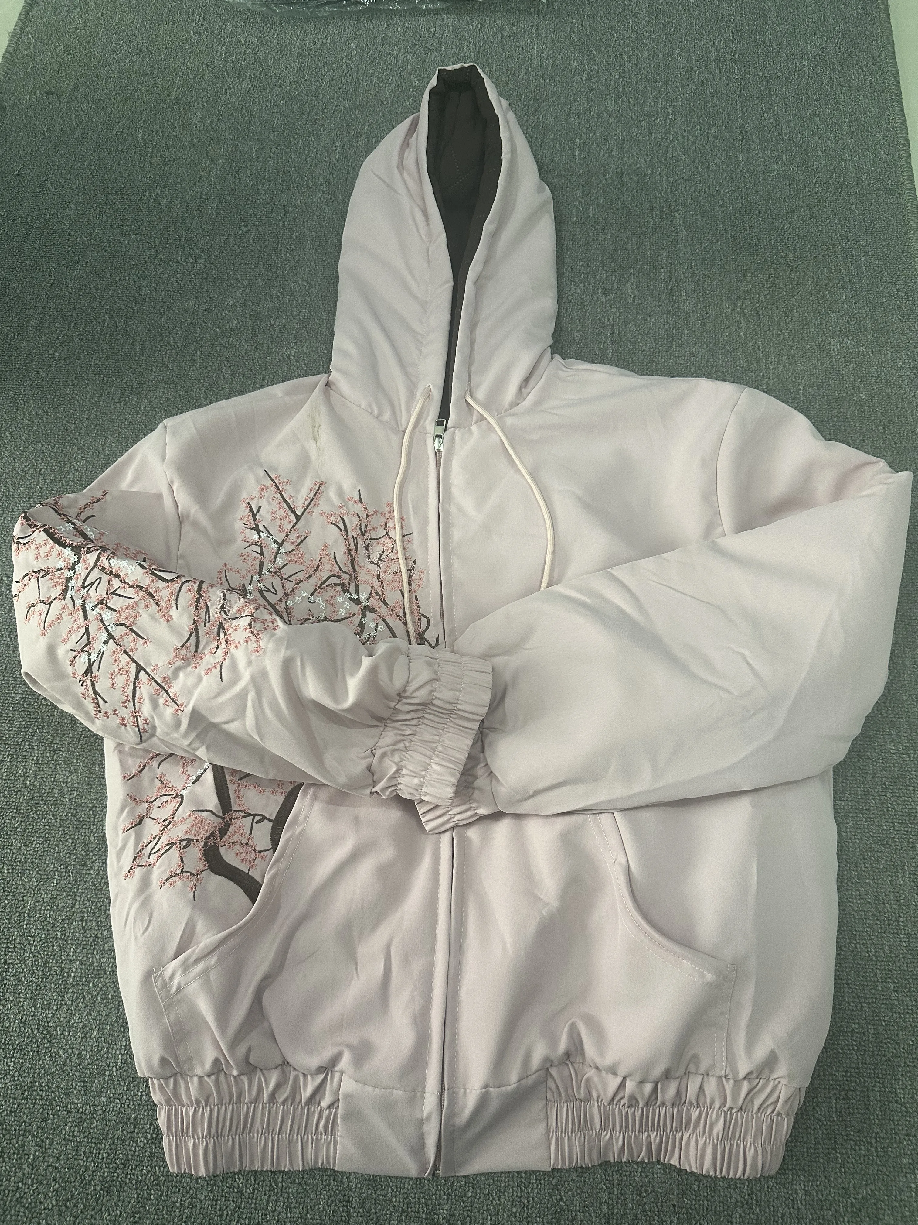 جينز بقلنسوة مطرز بزهر الكرز بتصميم عتيق غير رسمي بنطال ذو قصة أرجل واسعة ملابس Y2K بدلة جينز فضفاضة مطرزة للرجال