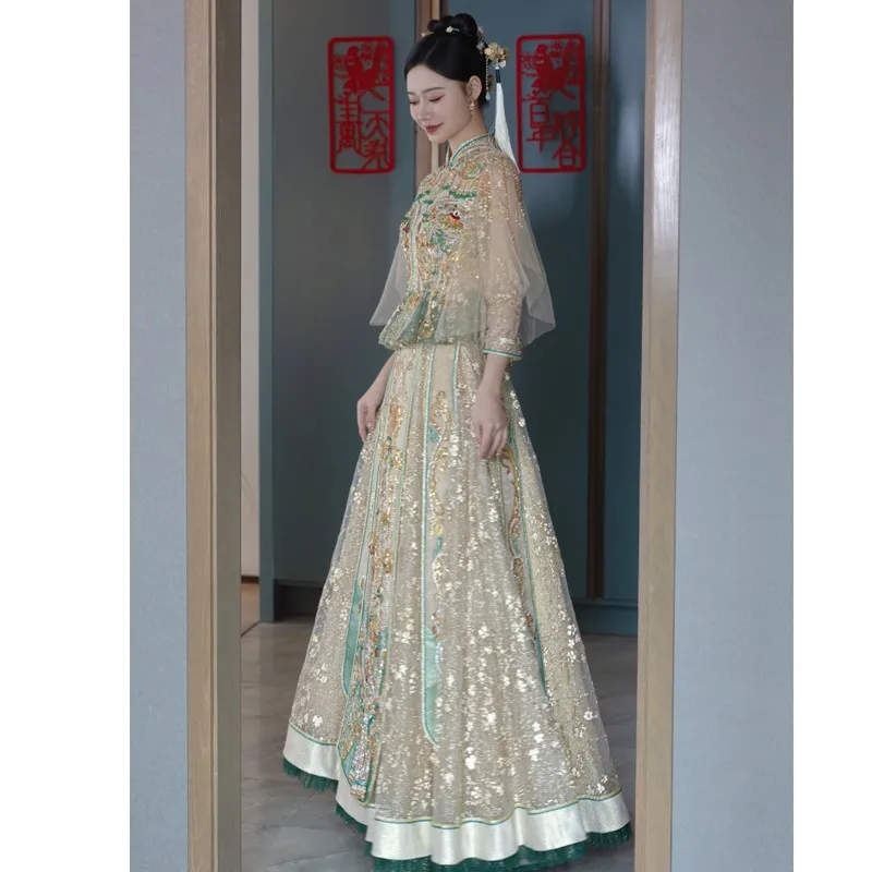 

Gold contrast heavy Chinese light luxury wedding dress small elegant temperament