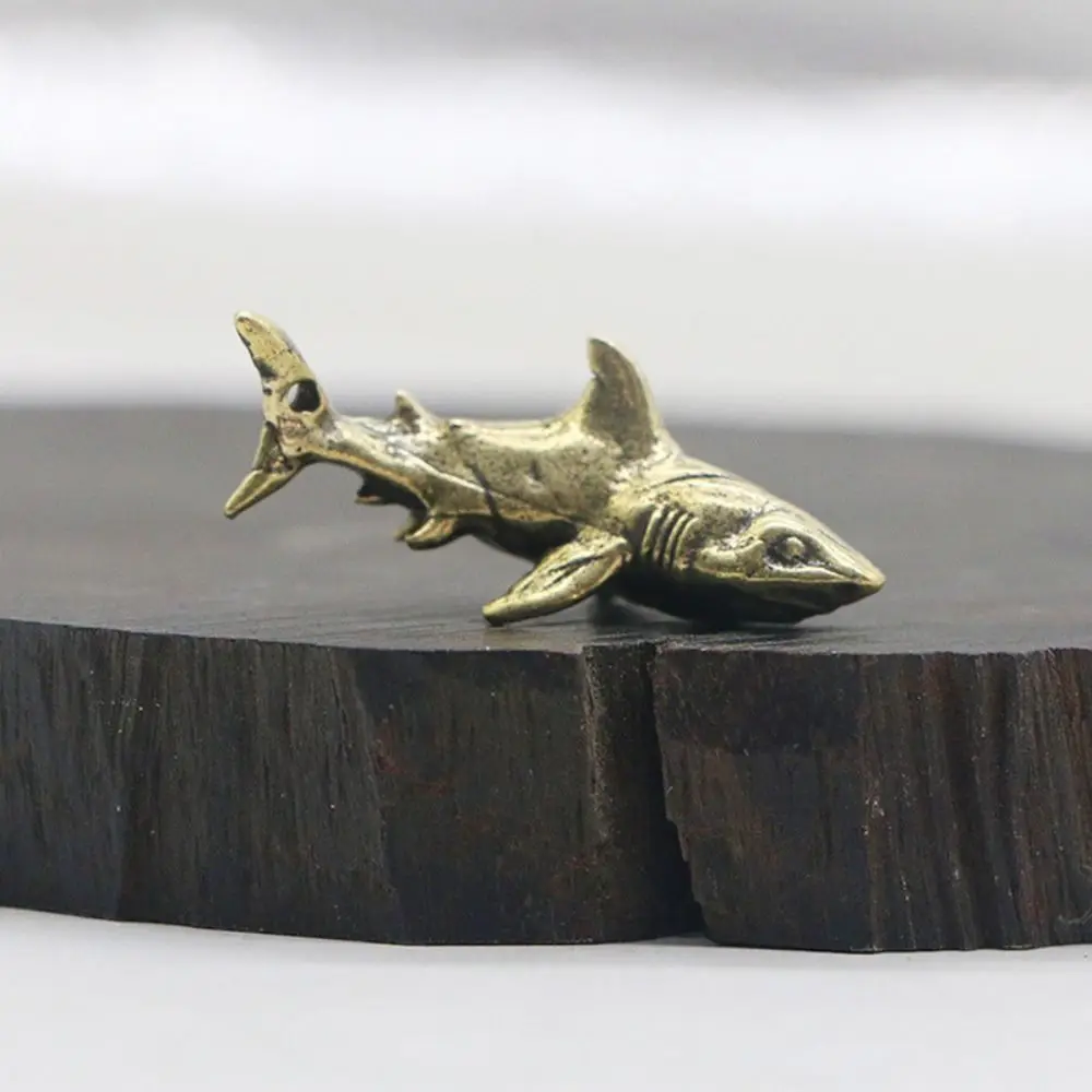 

Personality Small Shark Statue Shark Solid Brass Simulation Animal Antique Animal Tea Pet Home Decor