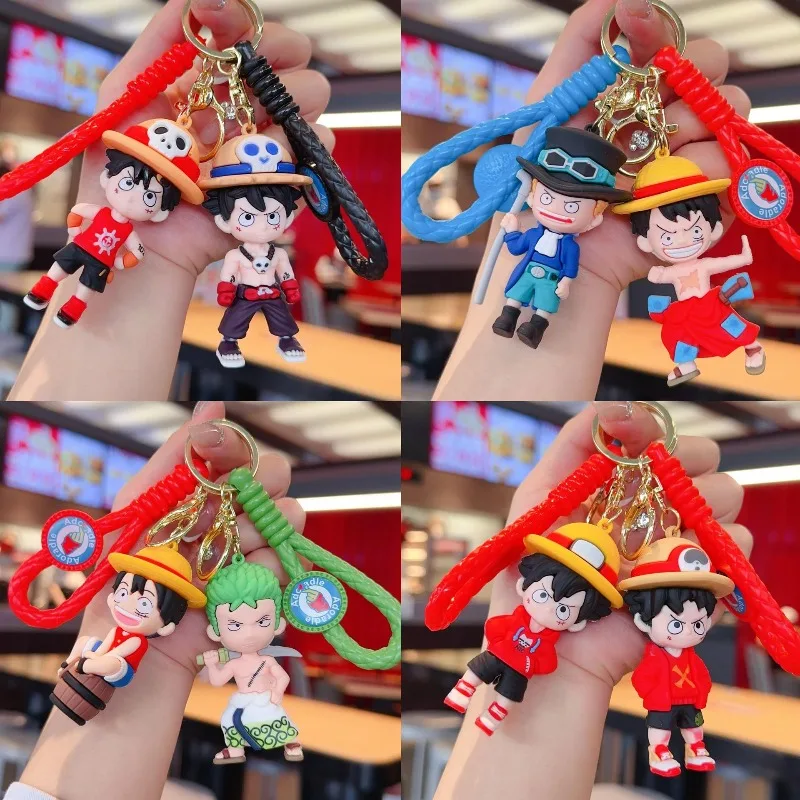 Porte-clés 3D intégré en PVC de personnage de dessin animé One Piece, pendentif de sac à dos Luffy Sauron, décoration de clé de voiture, cadeau