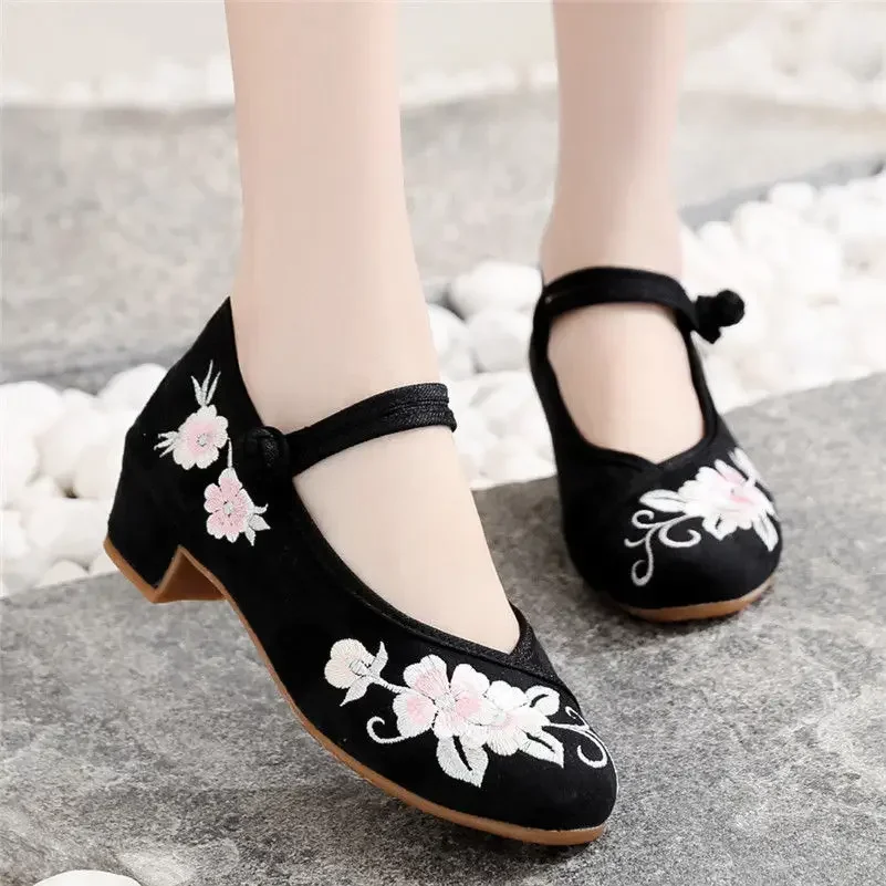 Chinese Embroidered Shoes Women High Heels Cheongsam National Style Mother Shoes Spring and Autumn Old Beijing Cloth Shoes