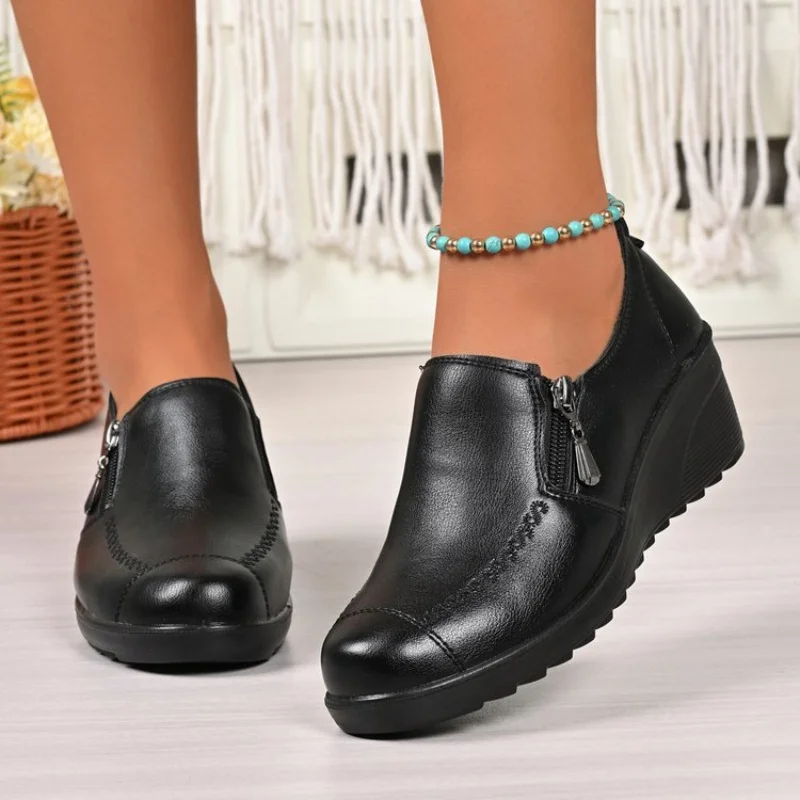 Fashionable Round Head Height Raising Comfortable Women's Shoes Spring and Autumn New Slope Heel Casual Single Shoes