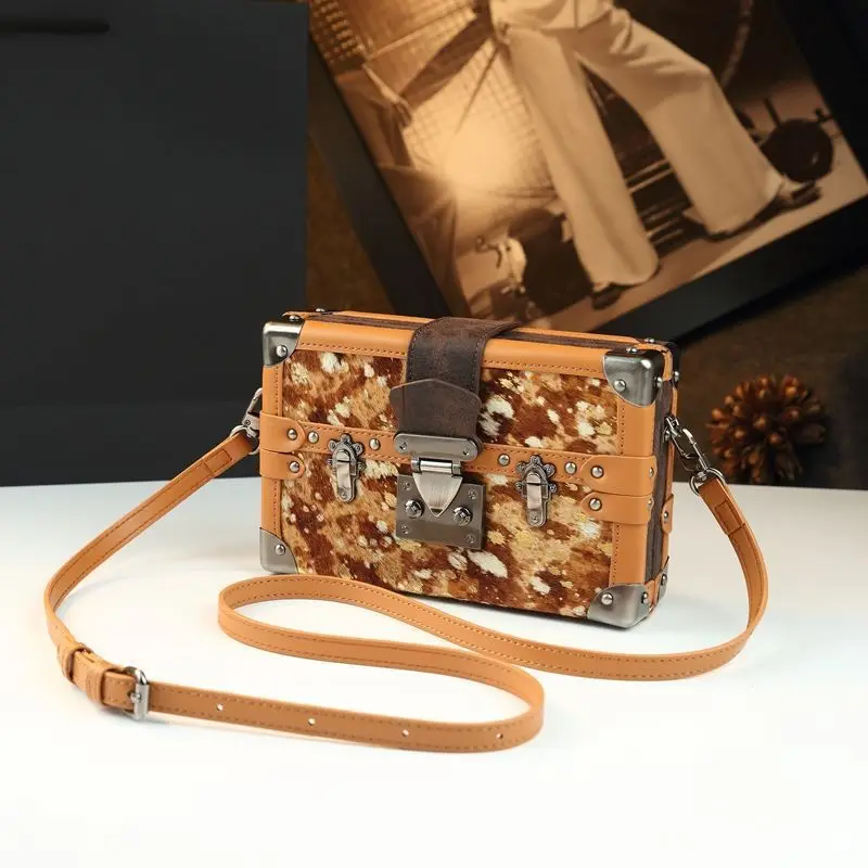 

Designer Elegant Diaper Bag For Women Luxury Crossbody Bag Minimalist Leather Tote Vintage Fashion With Letter Logo