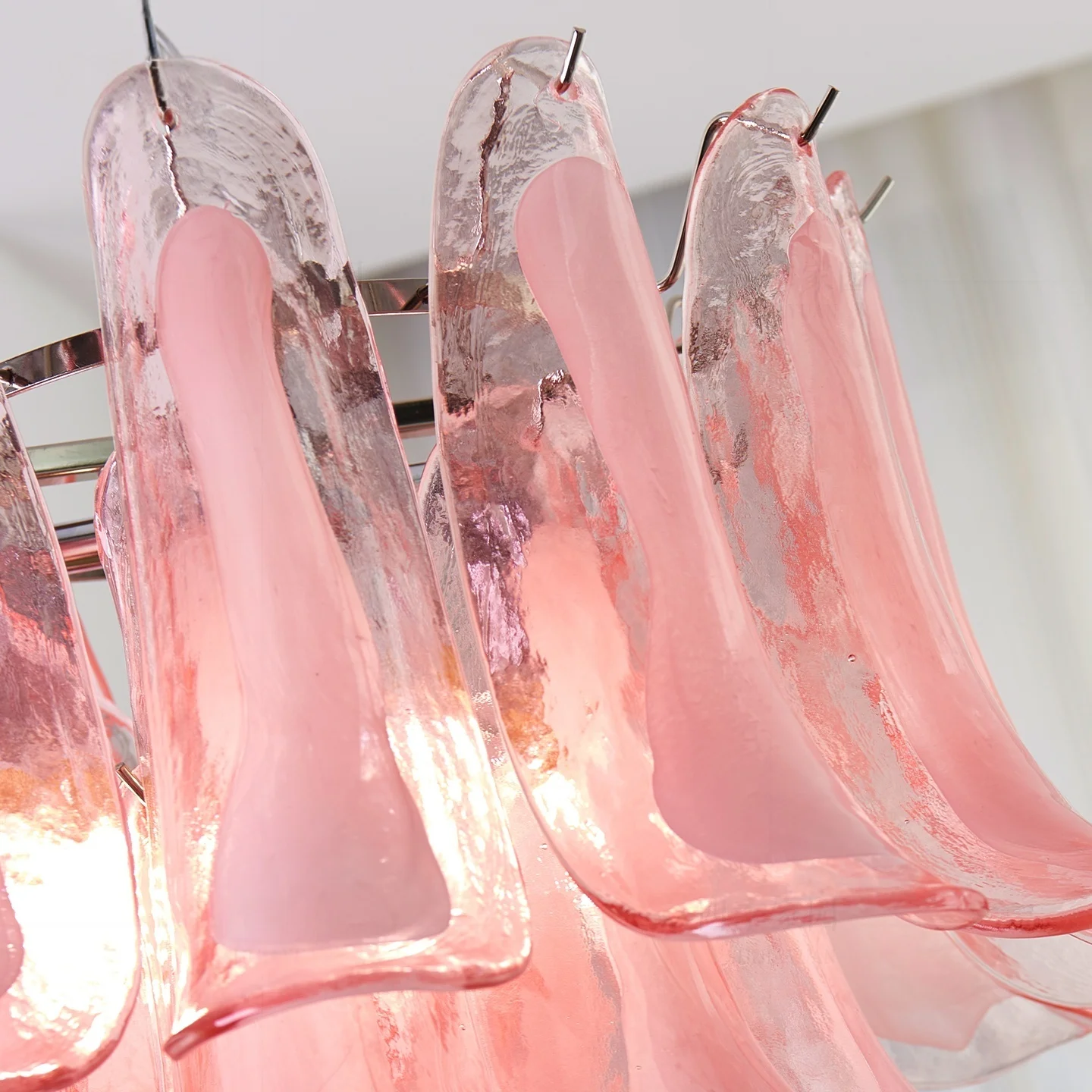 

French Murano Pink Petal Glass LED Chandelier Retro Pendant Light for Dining Table Living Room Bedroom Loft Suspension Luminaire