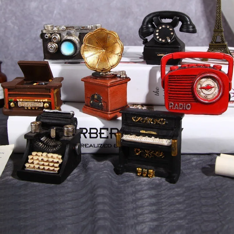 1Pc Retro Nostalgic Resin Crafts Home Decoration Mini Ornaments Photography Props Cameras Pianos and Phonographs