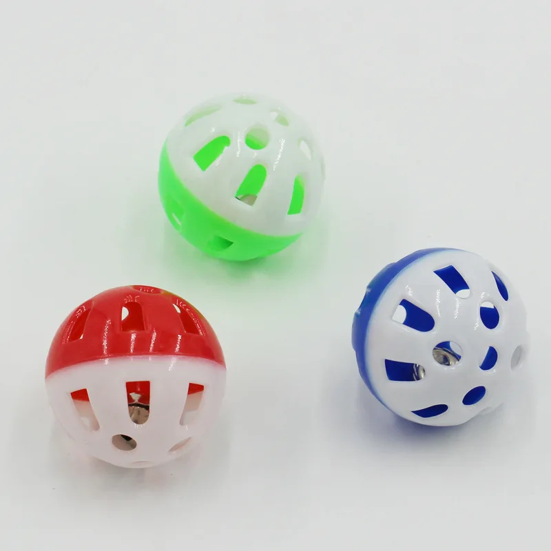 20Pcs Mix Colors Pet ball with bell, two-color plastic hollow sounding ball, 3.8 cm cat toy ball, self-entertaining bell ball.