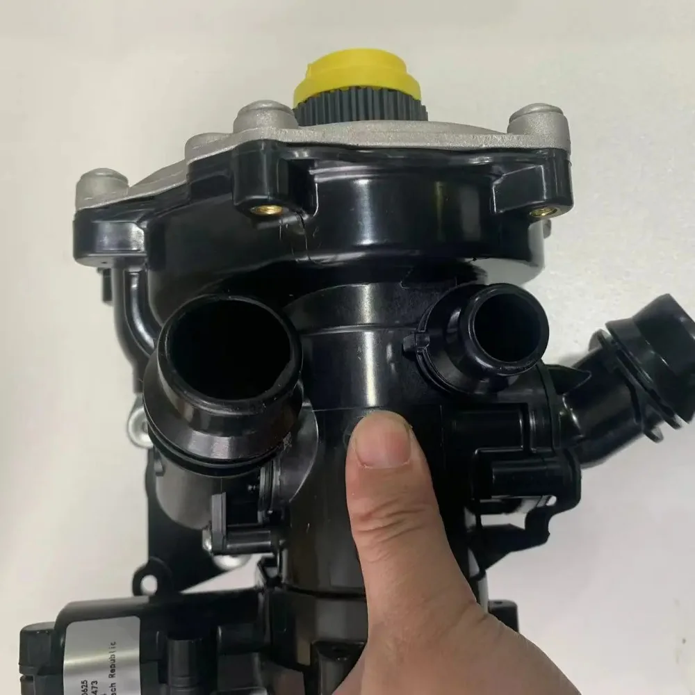 06L121111H 06L121011B 06L121111 Water Pump Thermostat Housing Assembly Suitable for Audi A3/A4/A5/A6/A7/Q3/Q5Q7