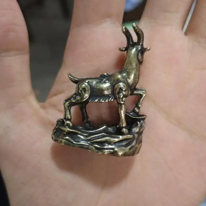 1Pcs Metal Zodiac Goat Statue Decoration Sheep Animal Theme Flat Base Frame Tabletop Ornament Auspicious Implication