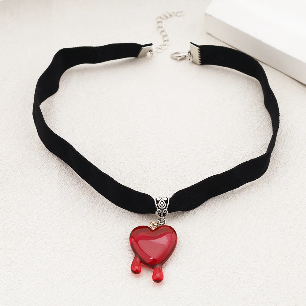 Retro Vintage Gothic Chocker Harajuku Love Drop Blood Heart-shaped Chokers Goth Black Velvet Heart Crystal Pendant Choker Neckla