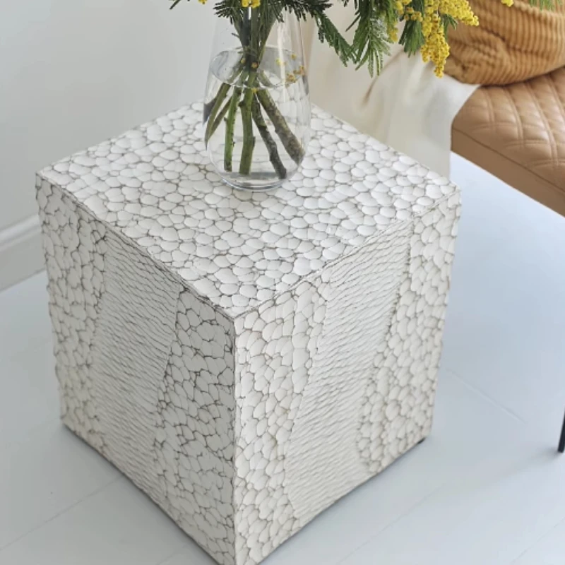 

Minimalist Artistic Side Table Retro Coffee Table with Hammered Wood Grain Mid-Century End Desk for Living Room Sofa Side Stools