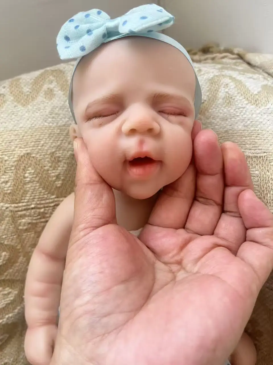 

12" 30CM Soft Solid Silicone Baby Doll Reborn Pascale Super Elastic Squishy Lifelike Newborn Baby Girls with Painted Skin Toys