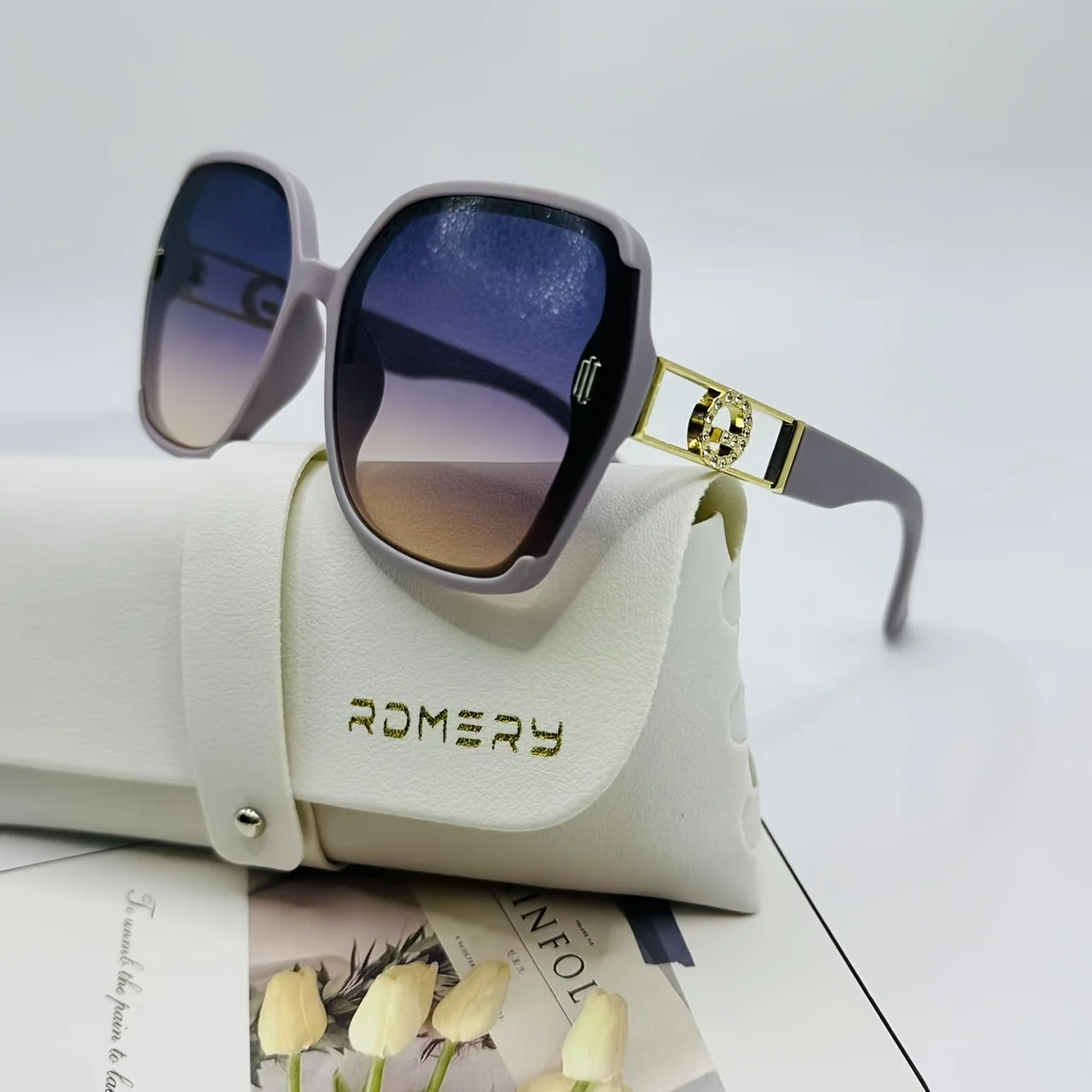 RDMERA แว่นตาแฟชั่นทรงสี่เหลี่ยมขนาดใหญ่หรูหรา - สีม่วงลาเวนเดอร์ กรอบพีซีพร้อมบานพับโทนสีทอง รวมถึงกล่อง - แก้วสำหรับทุกเพศ