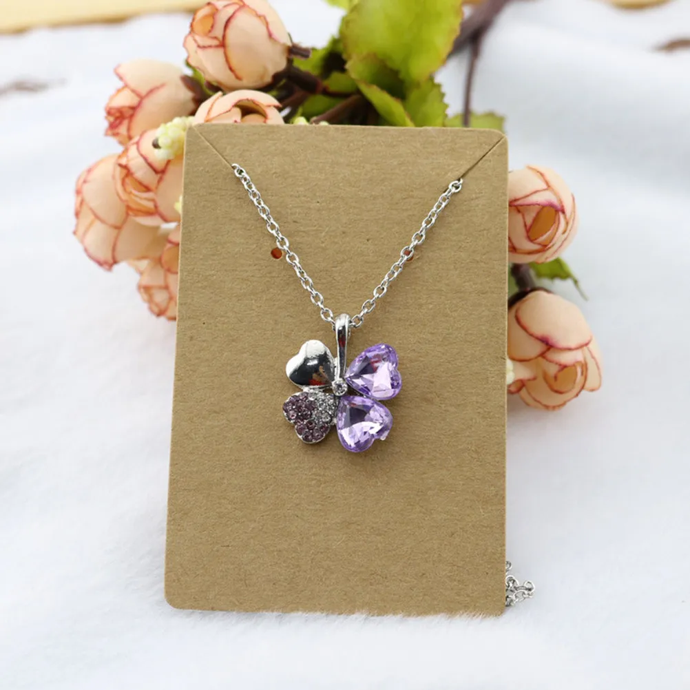 

20 шт. картонных карточек для демонстрации серег из крафт-бумаги, 6x9 см, коричневые, плоские, прямоугольные, с 2 отверстиями и 2 слотами для серег и ожерелий